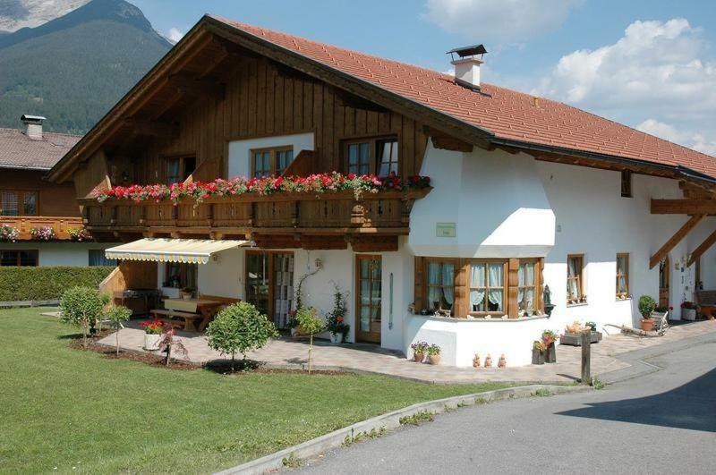 Haus Guem Apartamento Ehrwald Exterior foto
